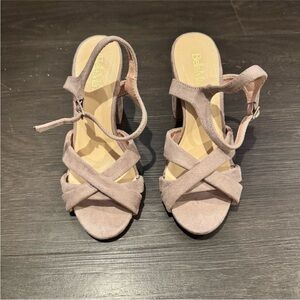 New Bella Marie Lavender Block Heels